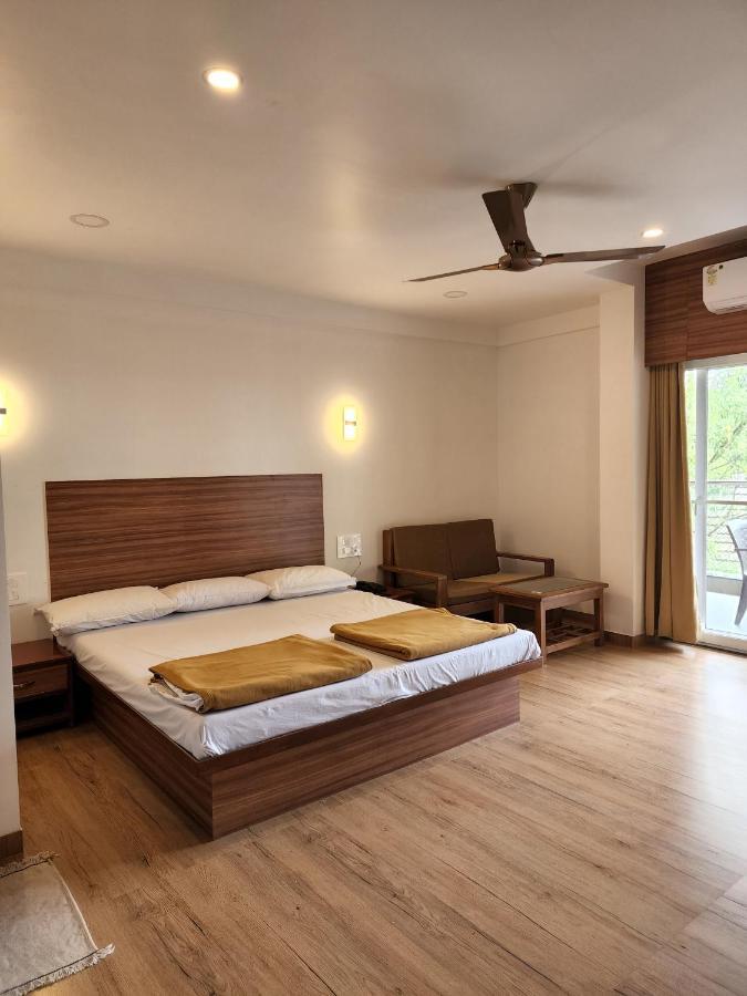Hotel Regal Panhala Residency Esterno foto