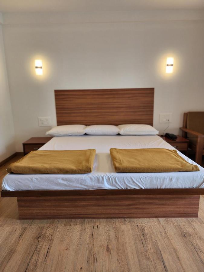 Hotel Regal Panhala Residency Esterno foto